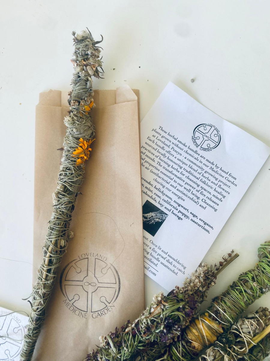 Product picture for Herbal Smoke Bundles